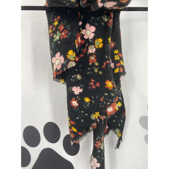 Inc NWT International Concepts Floral Print Triangle Scarf Fringe Black OS New - Picture 5 of 10